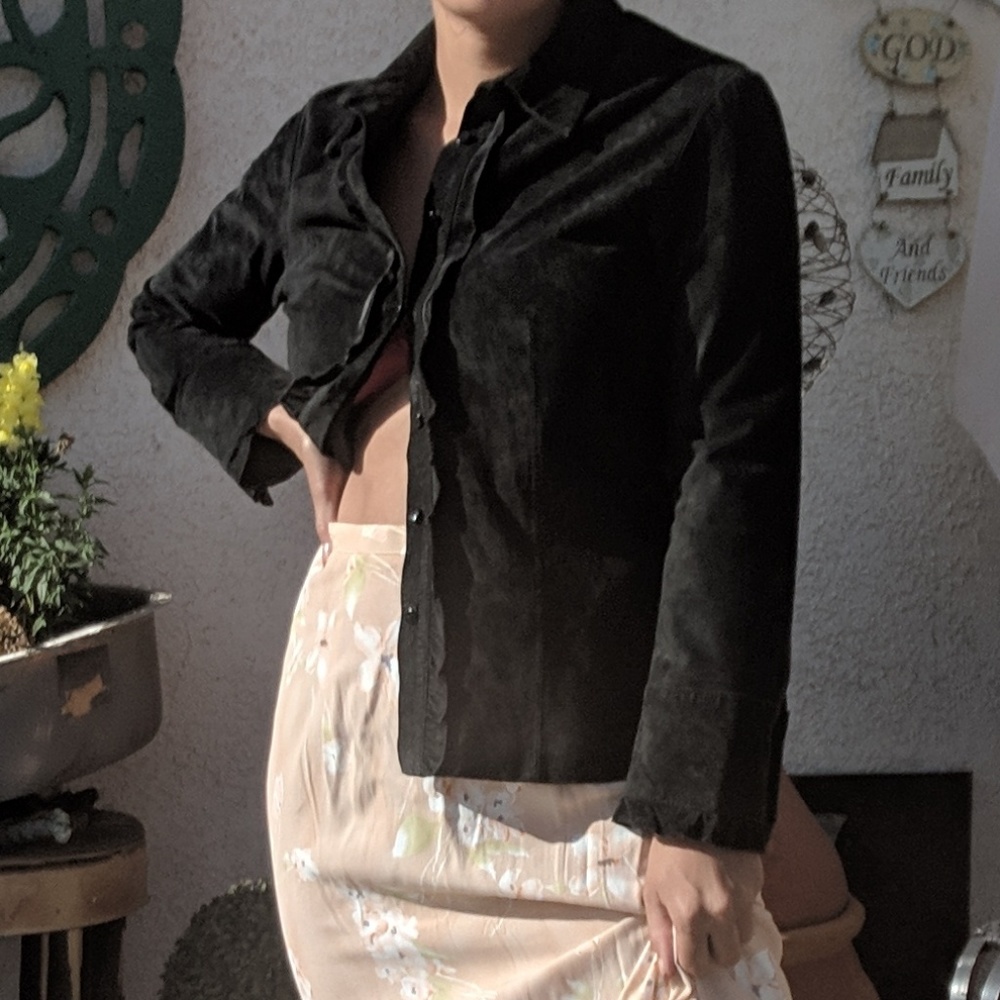 ∆ Black and Ruffles Button Up∆ - Picture 3 of 3